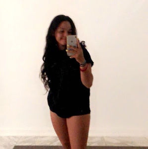 Meet your Posher, Manuela